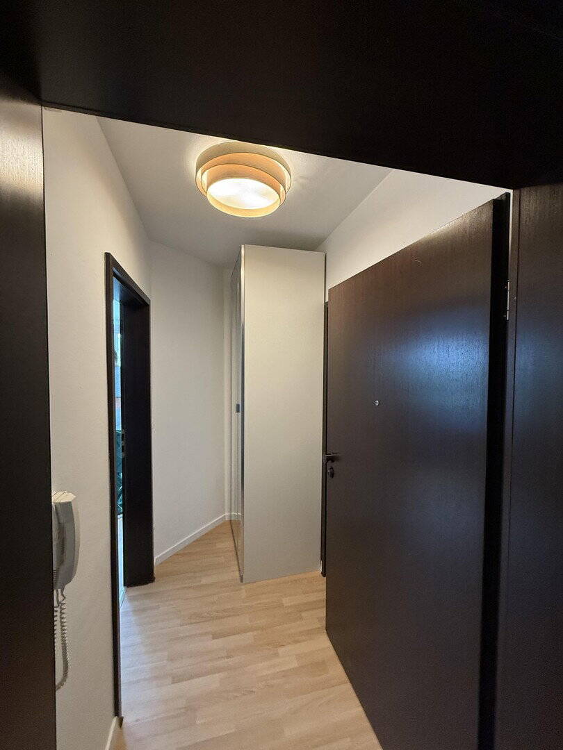 Modernes, voll möbliertes Studio-Apartment mit Loggia