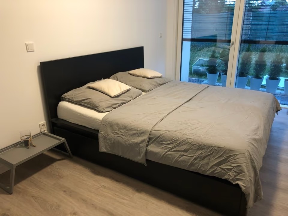 Voll möblierte 3-Zimmer-Wohnung mit großer Terrasse in Berlin-Weißensee