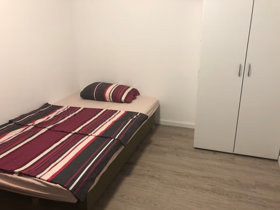 Voll möblierte 3-Zimmer-Wohnung mit großer Terrasse in Berlin-Weißensee