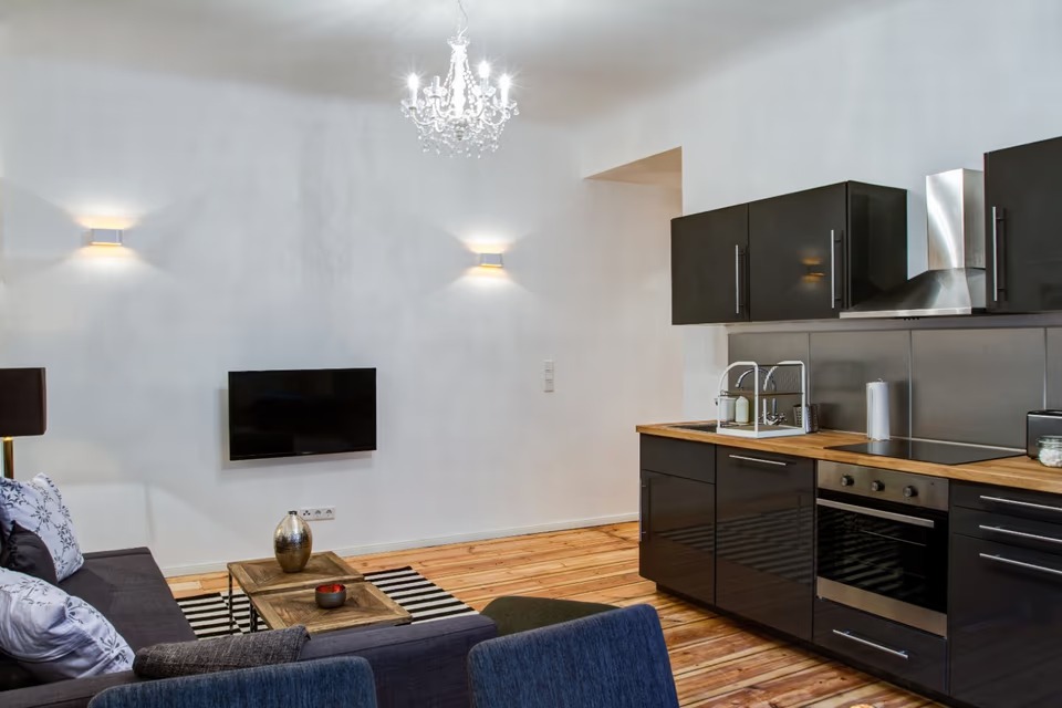 Voll möblierte 3-Zimmer-Wohnung mit Balkon in Berlin-Wedding