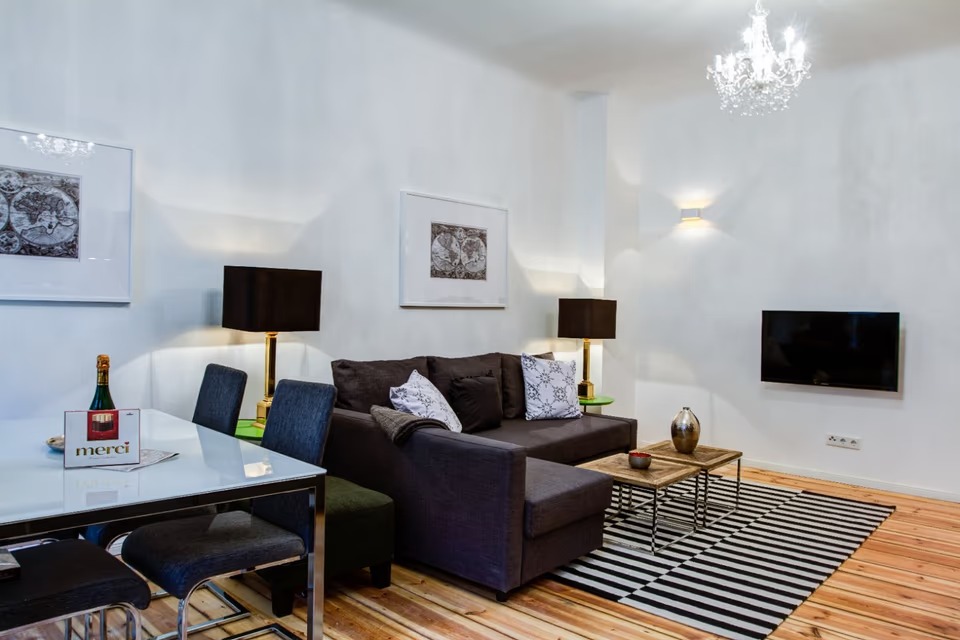 Voll möblierte 3-Zimmer-Wohnung mit Balkon in Berlin-Wedding