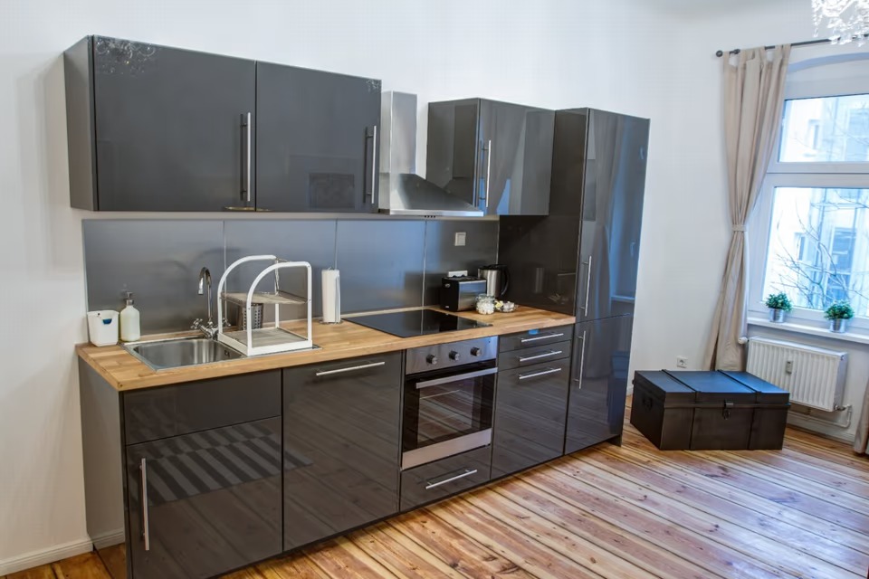 Voll möblierte 3-Zimmer-Wohnung mit Balkon in Berlin-Wedding