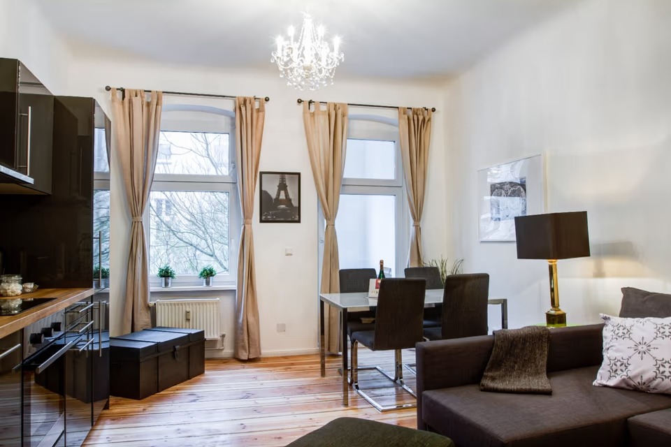 Voll möblierte 3-Zimmer-Wohnung mit Balkon in Berlin-Wedding