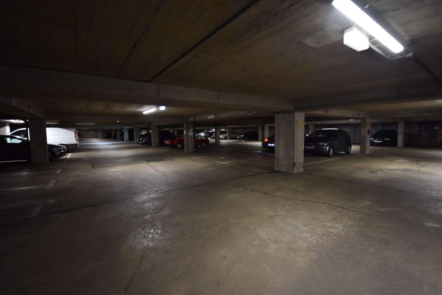 Luxuriös renovierte 4-Zimmer-Wohnung in Rheinnähe in Düsseldorf-Golzheim