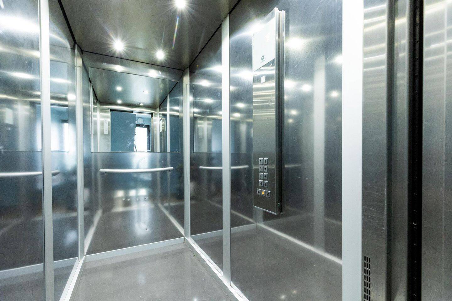 Voll möbliertes, renoviertes Studio-Apartment in Frankfurt-Sachsenhausen