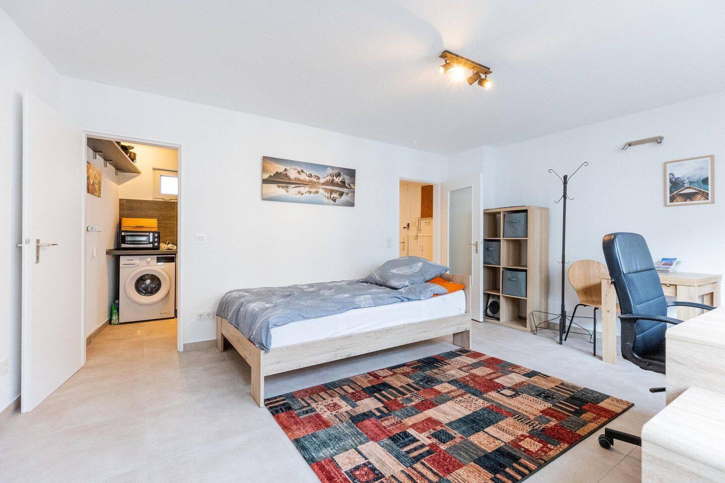 Voll möbliertes, renoviertes Studio-Apartment in Frankfurt-Sachsenhausen