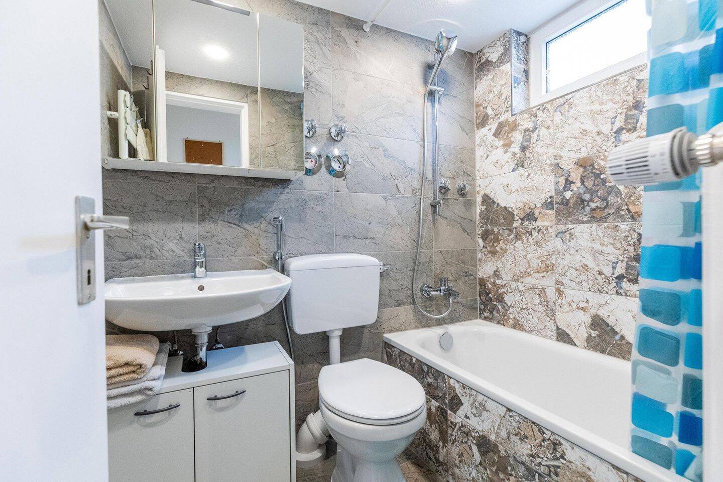 Voll möbliertes, renoviertes Studio-Apartment in Frankfurt-Sachsenhausen