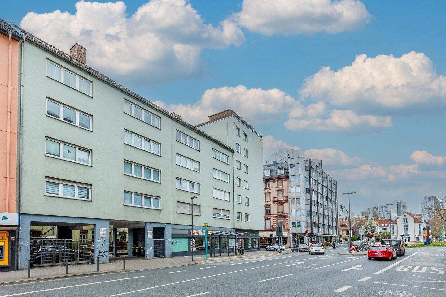 Voll möbliertes, renoviertes Studio-Apartment in Frankfurt-Sachsenhausen