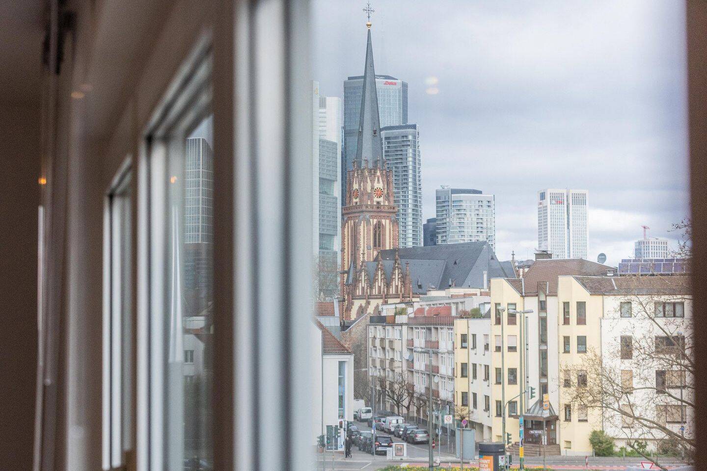 Voll möbliertes, renoviertes Studio-Apartment in Frankfurt-Sachsenhausen