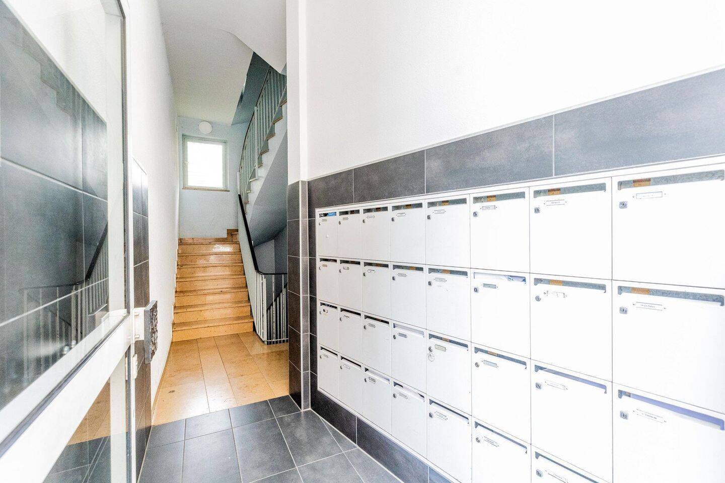 Voll möbliertes, renoviertes Studio-Apartment in Frankfurt-Sachsenhausen