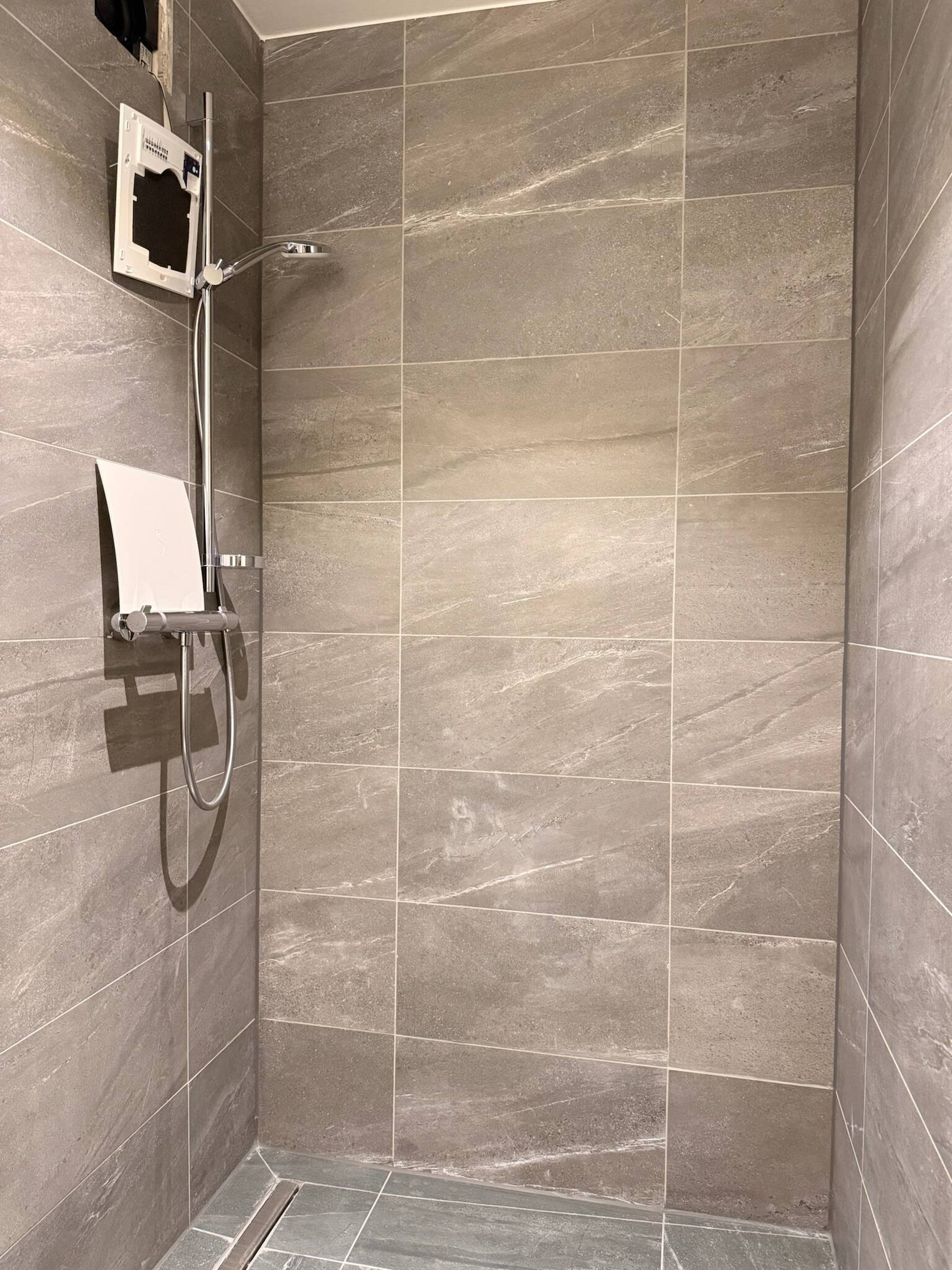 Schöne 2-Zimmer-Wohnung mit Einbauküche zu vermieten