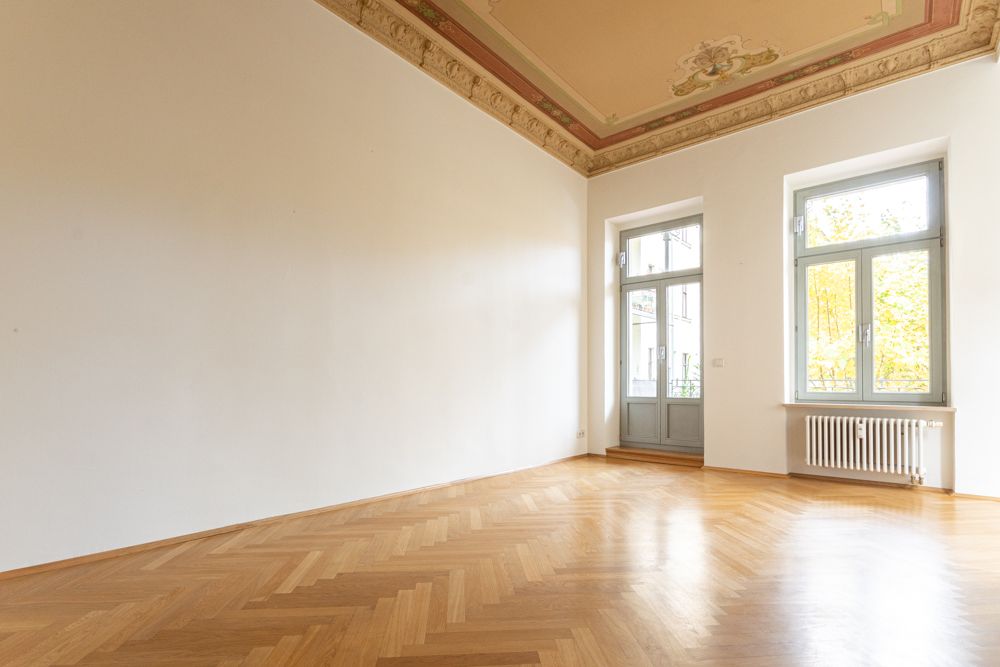 Hochwertige Altbauwohnung mit Balkon in bester Lage Leipzig