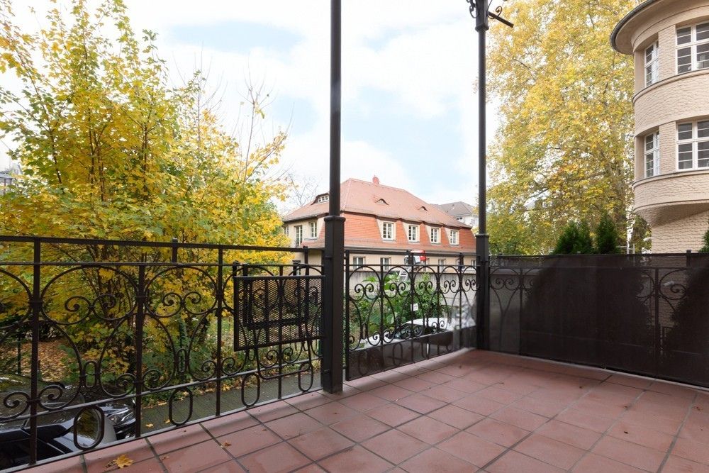 Hochwertige Altbauwohnung mit Balkon in bester Lage Leipzig