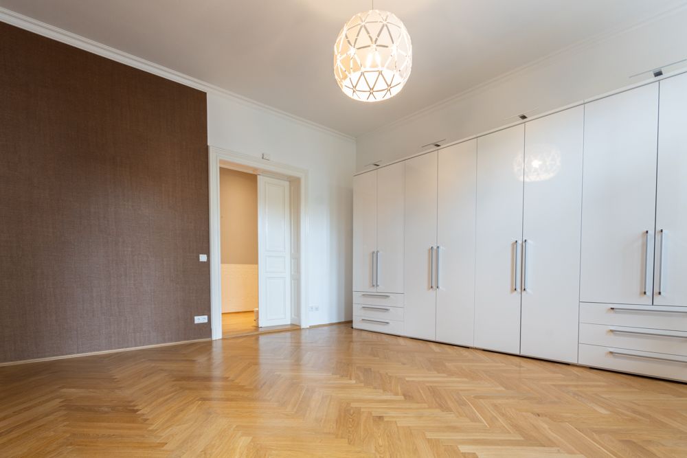 Hochwertige Altbauwohnung mit Balkon in bester Lage Leipzig