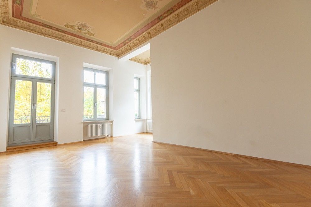 Hochwertige Altbauwohnung mit Balkon in bester Lage Leipzig