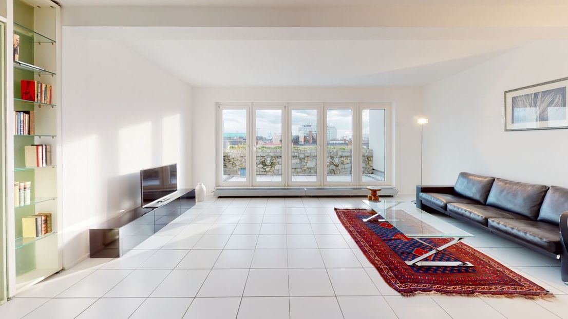 Vollmöblierte 2 Zi.-Penthouse in zentraler Lage!