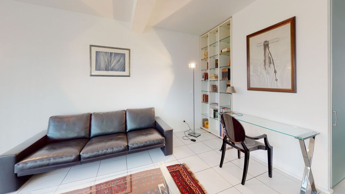 Vollmöblierte 2 Zi.-Penthouse in zentraler Lage!