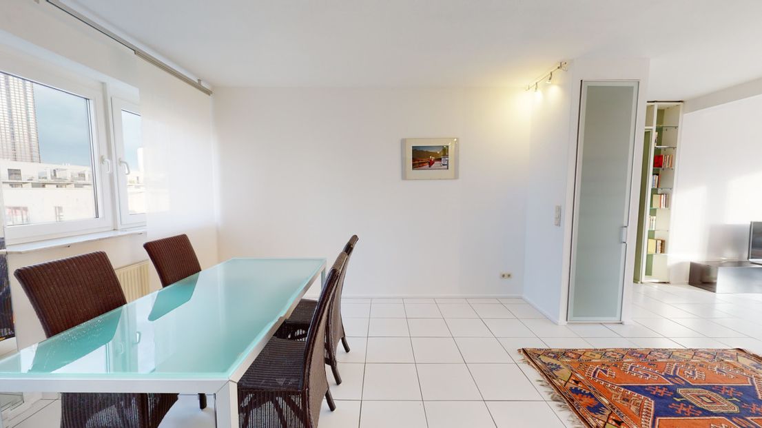 Vollmöblierte 2 Zi.-Penthouse in zentraler Lage!