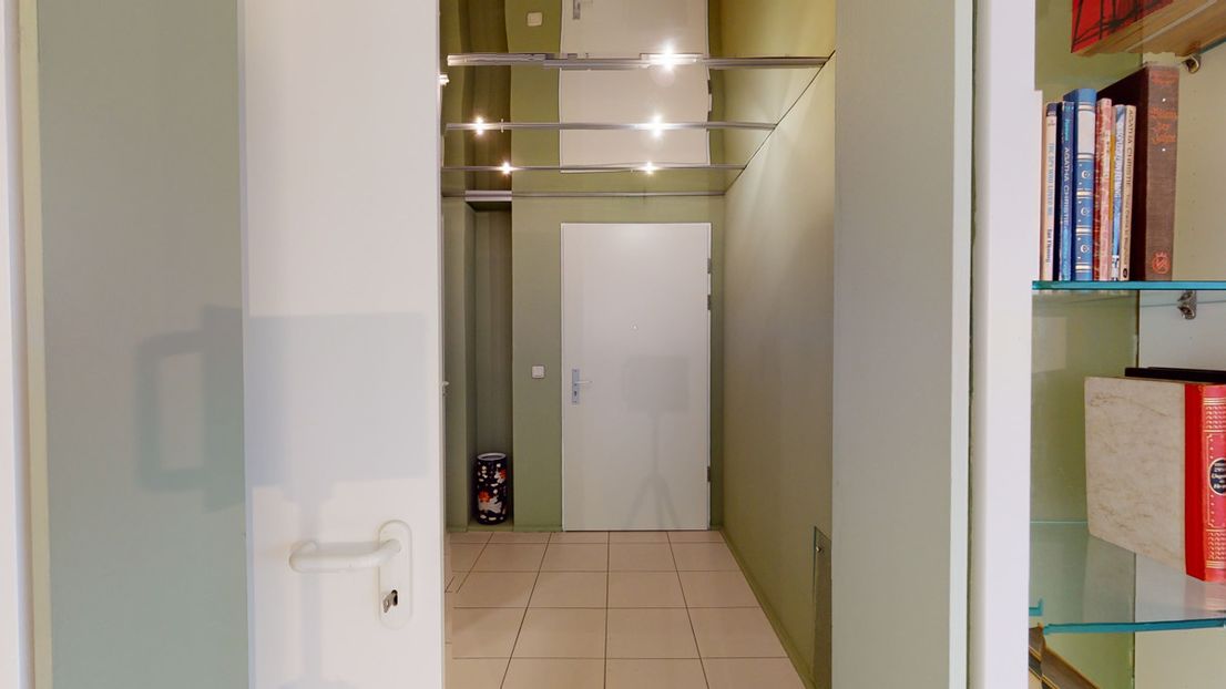 Vollmöblierte 2 Zi.-Penthouse in zentraler Lage!