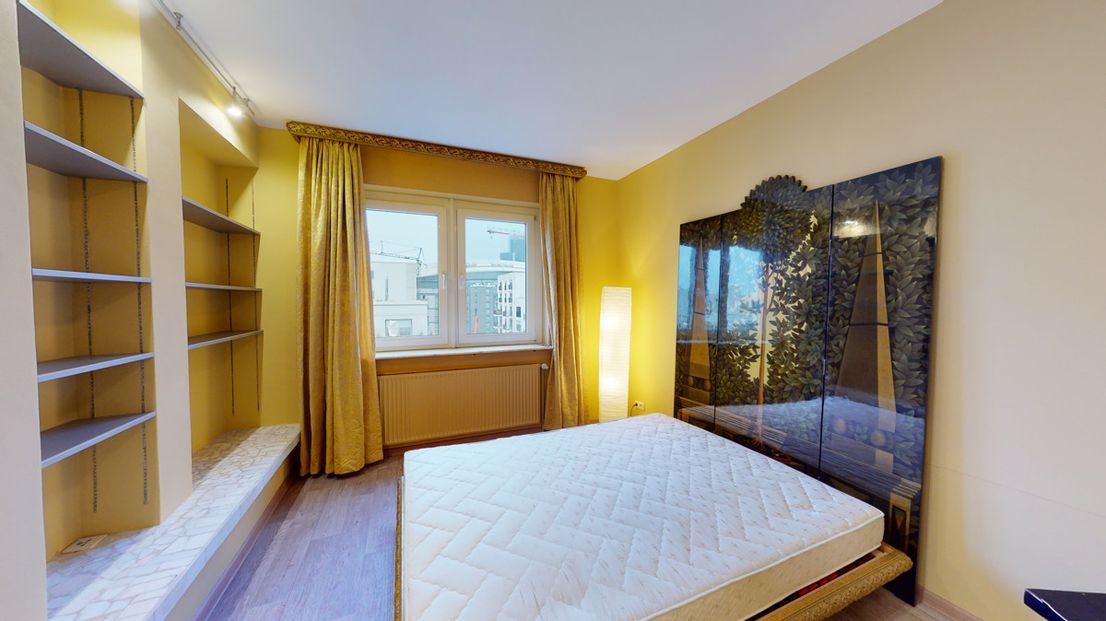 Vollmöblierte 2 Zi.-Penthouse in zentraler Lage!
