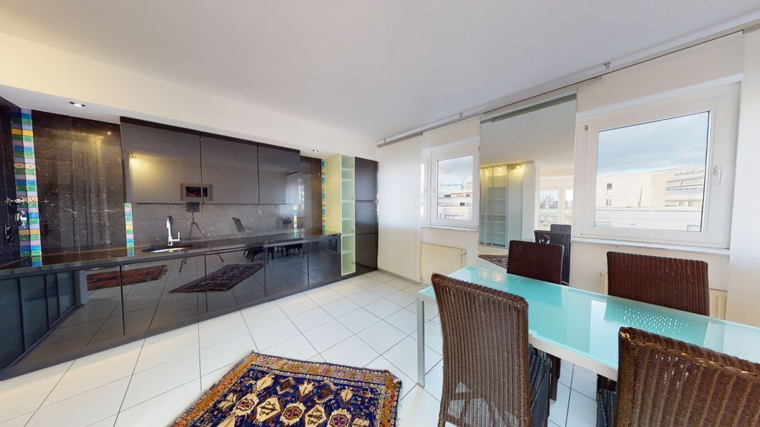 Vollmöblierte 2 Zi.-Penthouse in zentraler Lage!