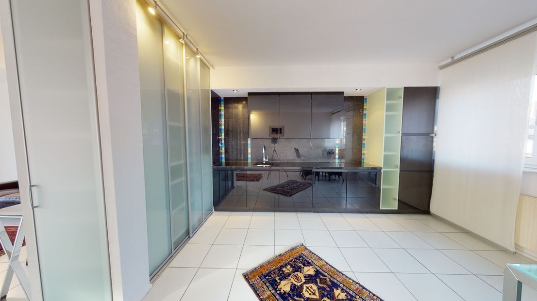 Vollmöblierte 2 Zi.-Penthouse in zentraler Lage!