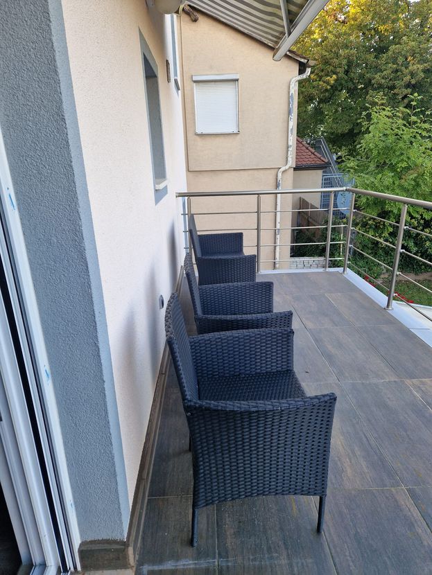 Schöne 2-Zimmer Wohnung, frisch saniert, in Stuttgart