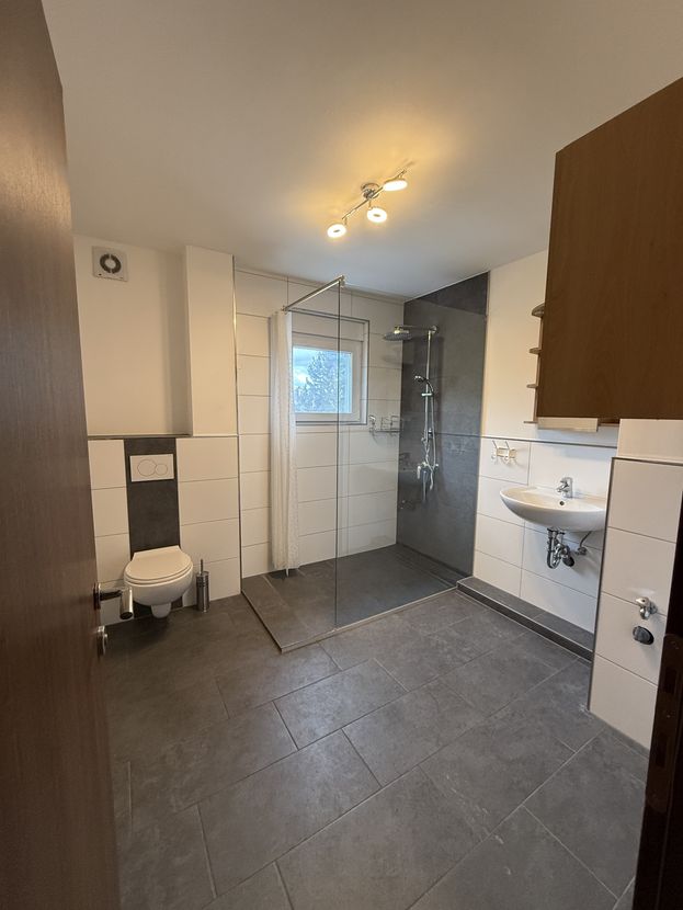 Schöne 2-Zimmer Wohnung, frisch saniert, in Stuttgart