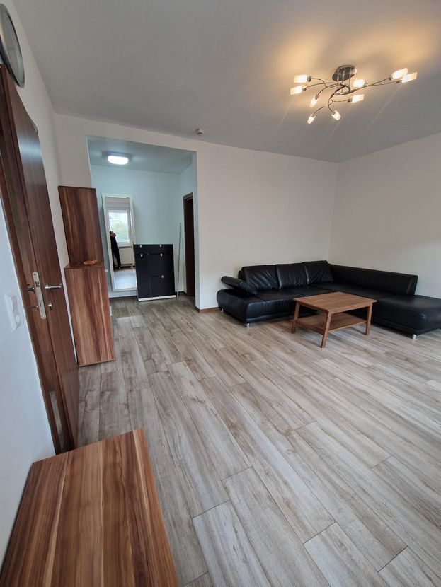 Schöne 2-Zimmer Wohnung, frisch saniert, in Stuttgart