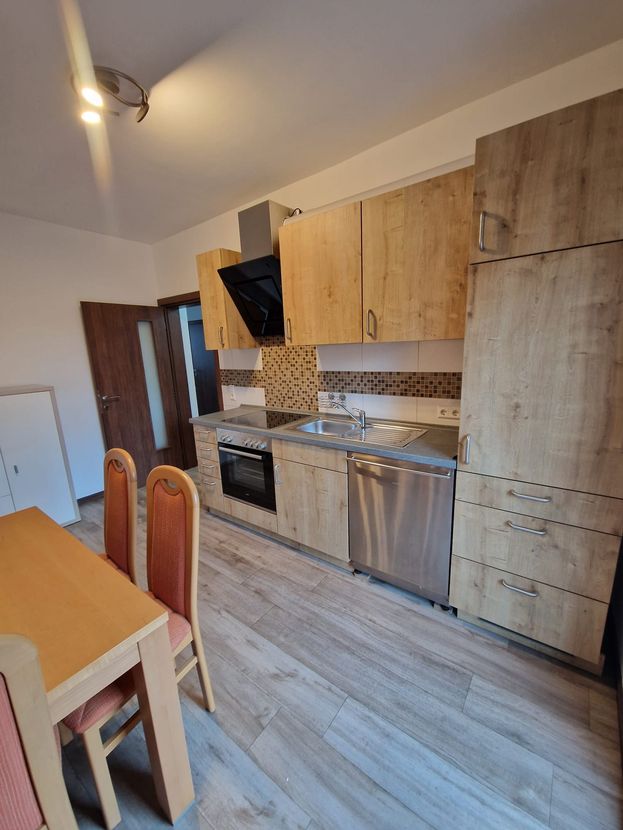 Schöne 2-Zimmer Wohnung, frisch saniert, in Stuttgart