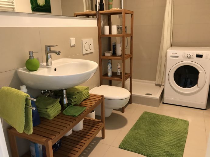 Helle 2-Zimmer-Wohnung mit Balkon & Aufzug in Sachsenhausen