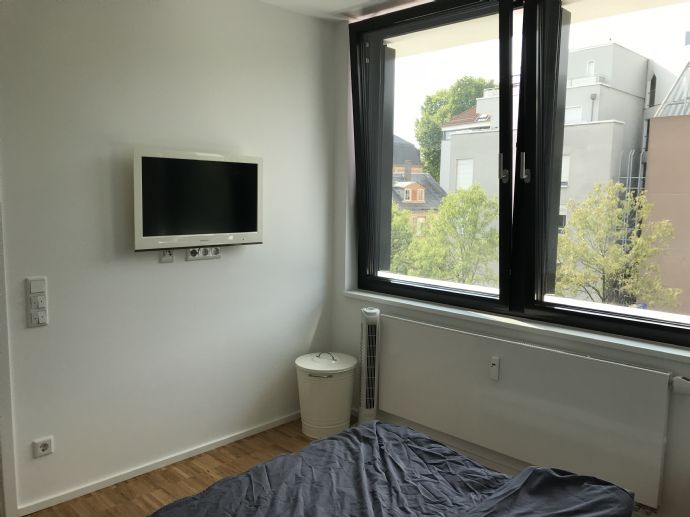 Helle 2-Zimmer-Wohnung mit Balkon & Aufzug in Sachsenhausen