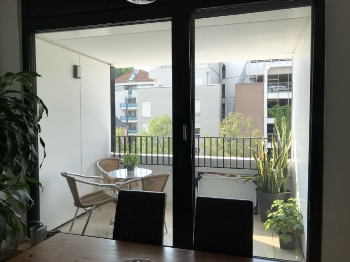 Helle 2-Zimmer-Wohnung mit Balkon & Aufzug in Sachsenhausen