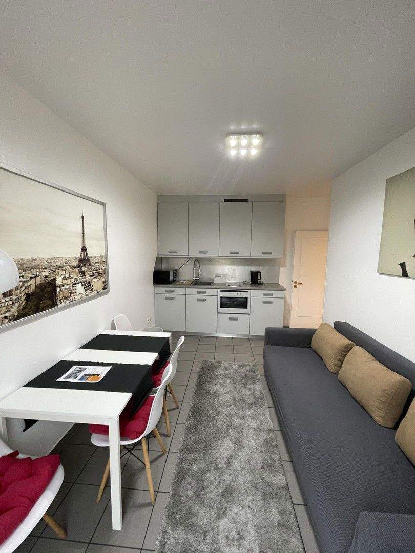 Stilvolle 2-Zimmer-Wohnung mit zwei Balkonen in Düsseldorf-Altstadt