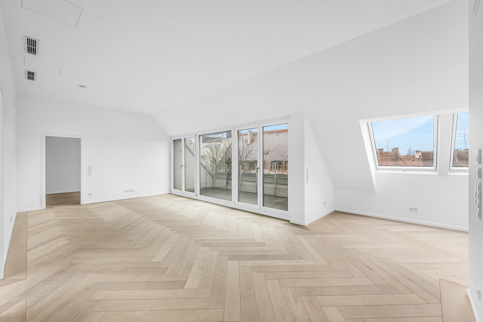 Einzigartige Dachgeschosswohnung mit herrlicher Dachterrasse in Südlage
