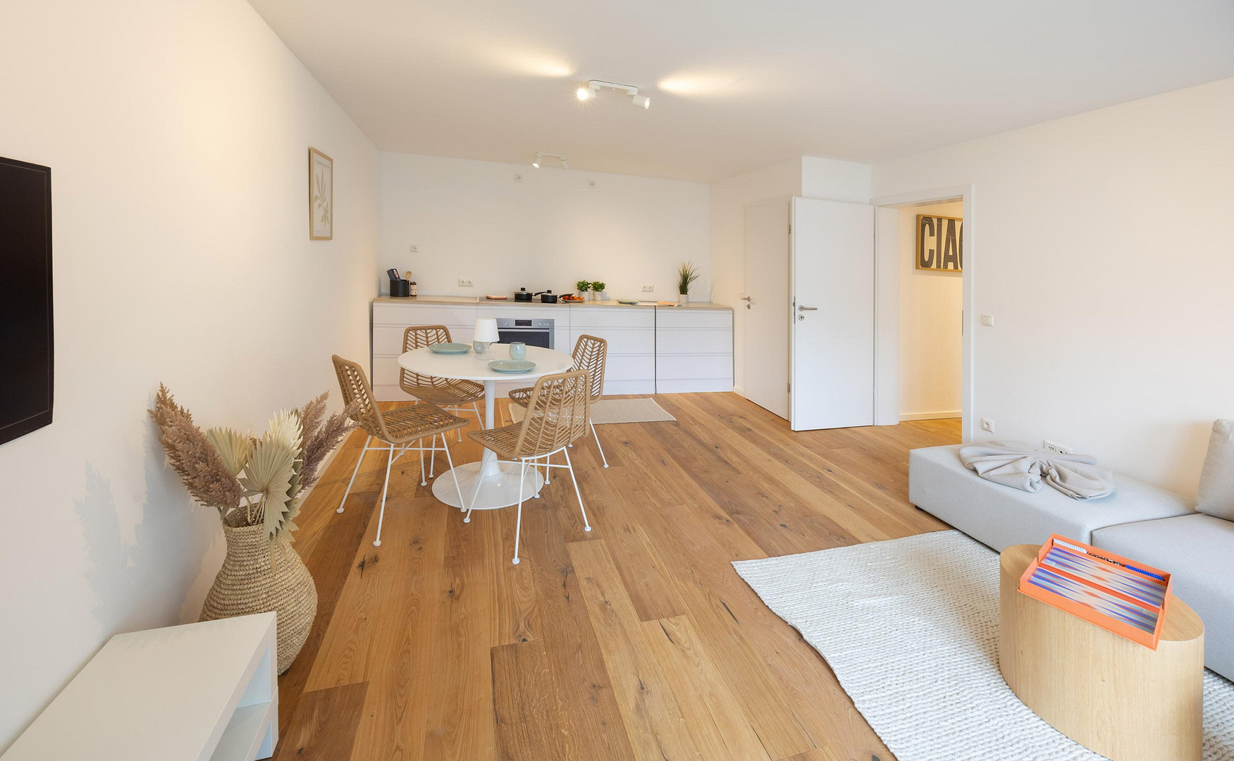 Kernsaniert & bezugsfertig: 3 Zimmerwohnung in sehr guter Lage in Maxvorstadt