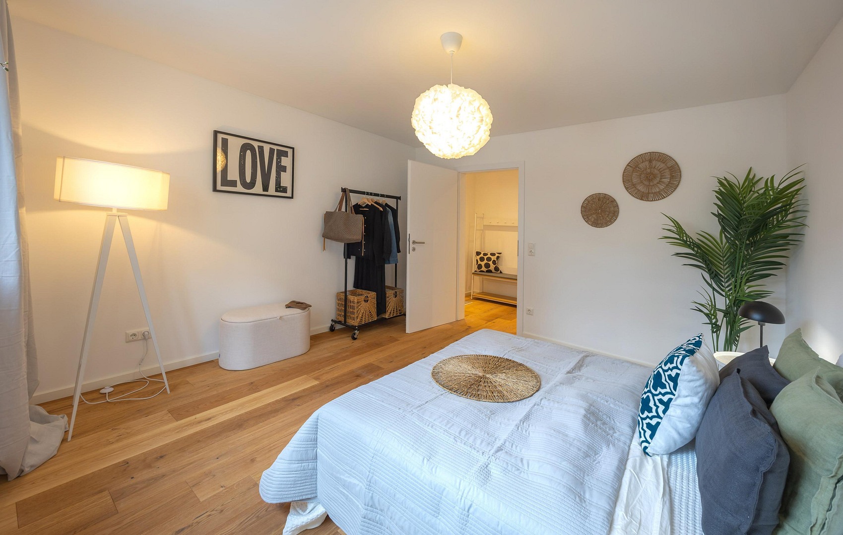 Kernsaniert & bezugsfertig: 3 Zimmerwohnung in sehr guter Lage in Maxvorstadt