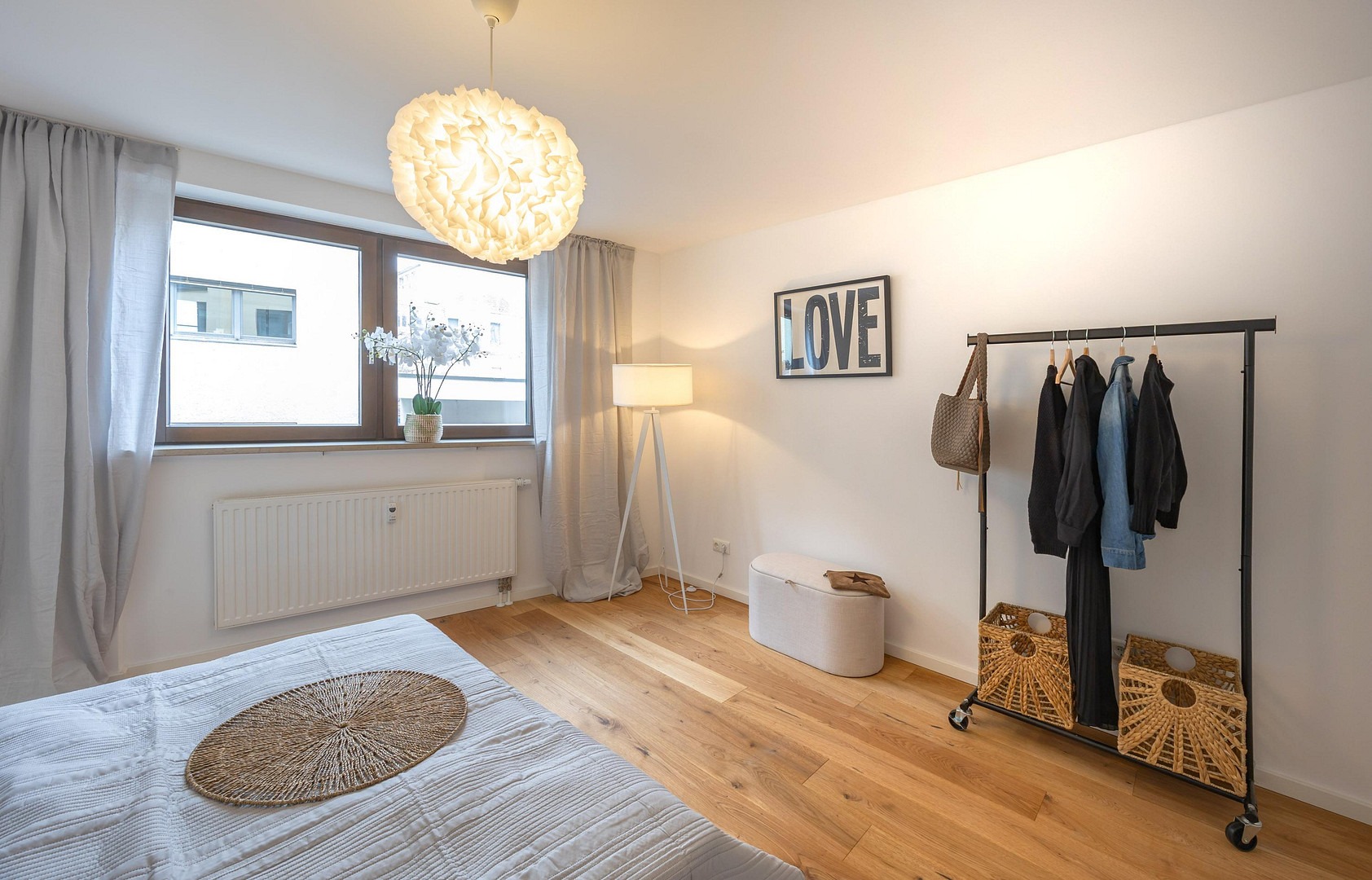 Kernsaniert & bezugsfertig: 3 Zimmerwohnung in sehr guter Lage in Maxvorstadt